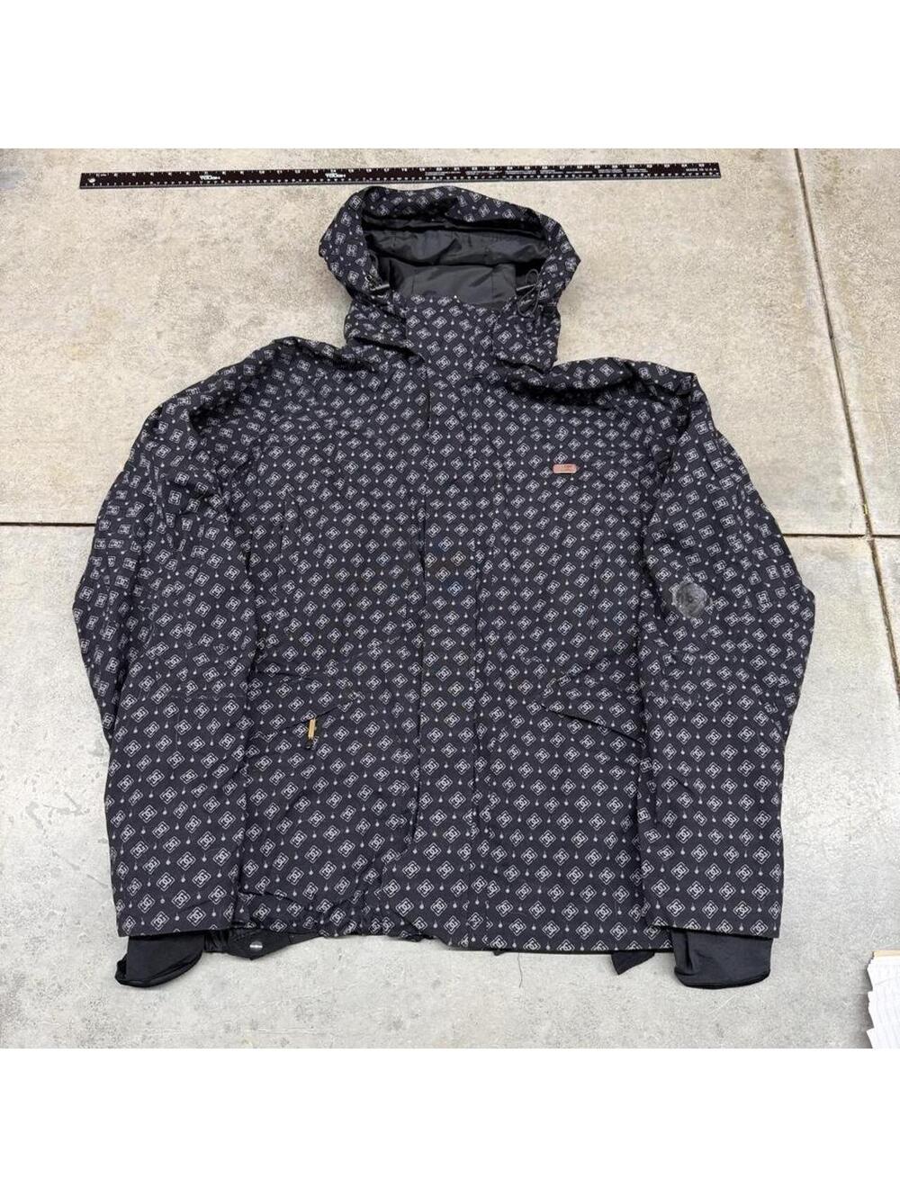vintage dc shoes monogram black and grey zip up snowboard skiing jacket large